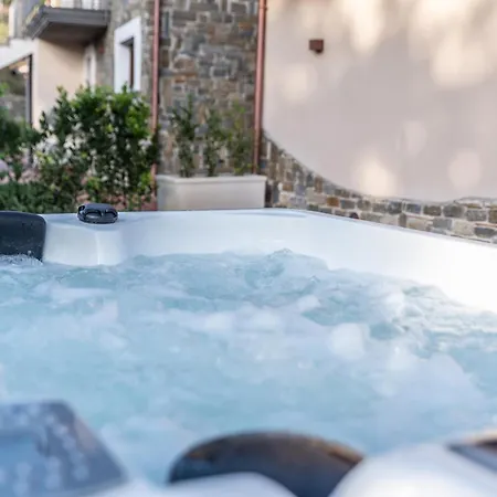 مزرعة للإقامة Con Idromassaggio Immerso Nel Perito